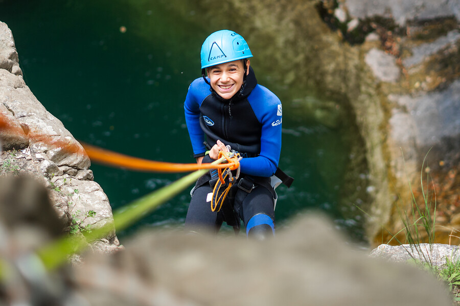 Abseilen en cliff jumpen rondom El Grado