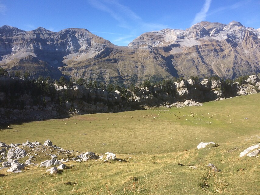 Van Refugio de Pineta naar Parzan