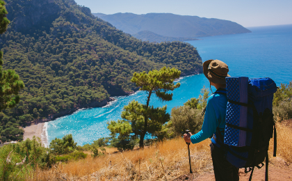 Via ruïnedorpen naar een beroemd strand en naar boven via een dennenbos (12,5 km)