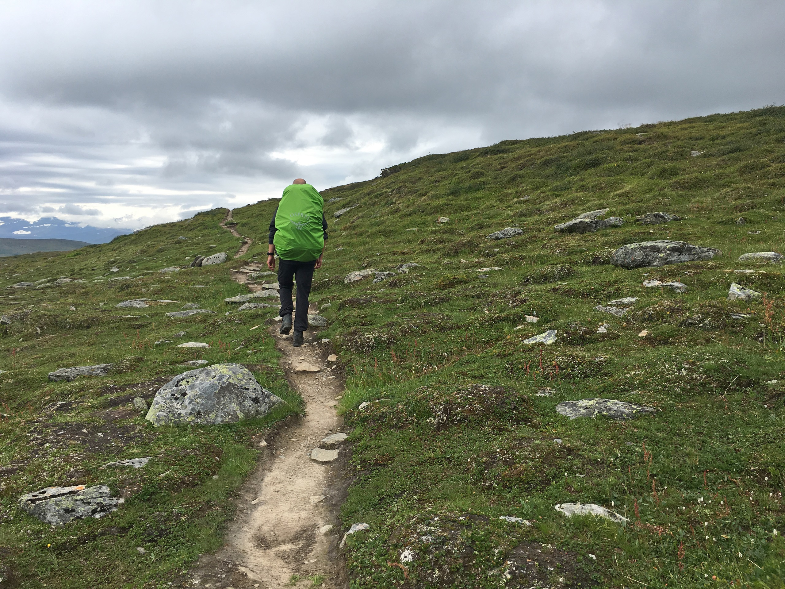 Door de bergen naar Tärnasjön