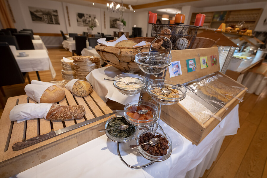 Uitchecken met zicht op de omliggende bergtoppen